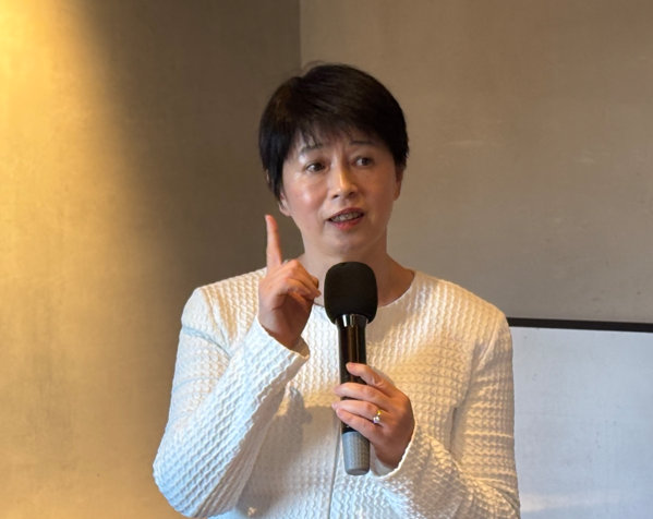 444db5f1ly1i8pgo3stm7j20gn0d8jsc